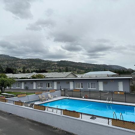Apple Tree Inn Пентиктон Экстерьер фото