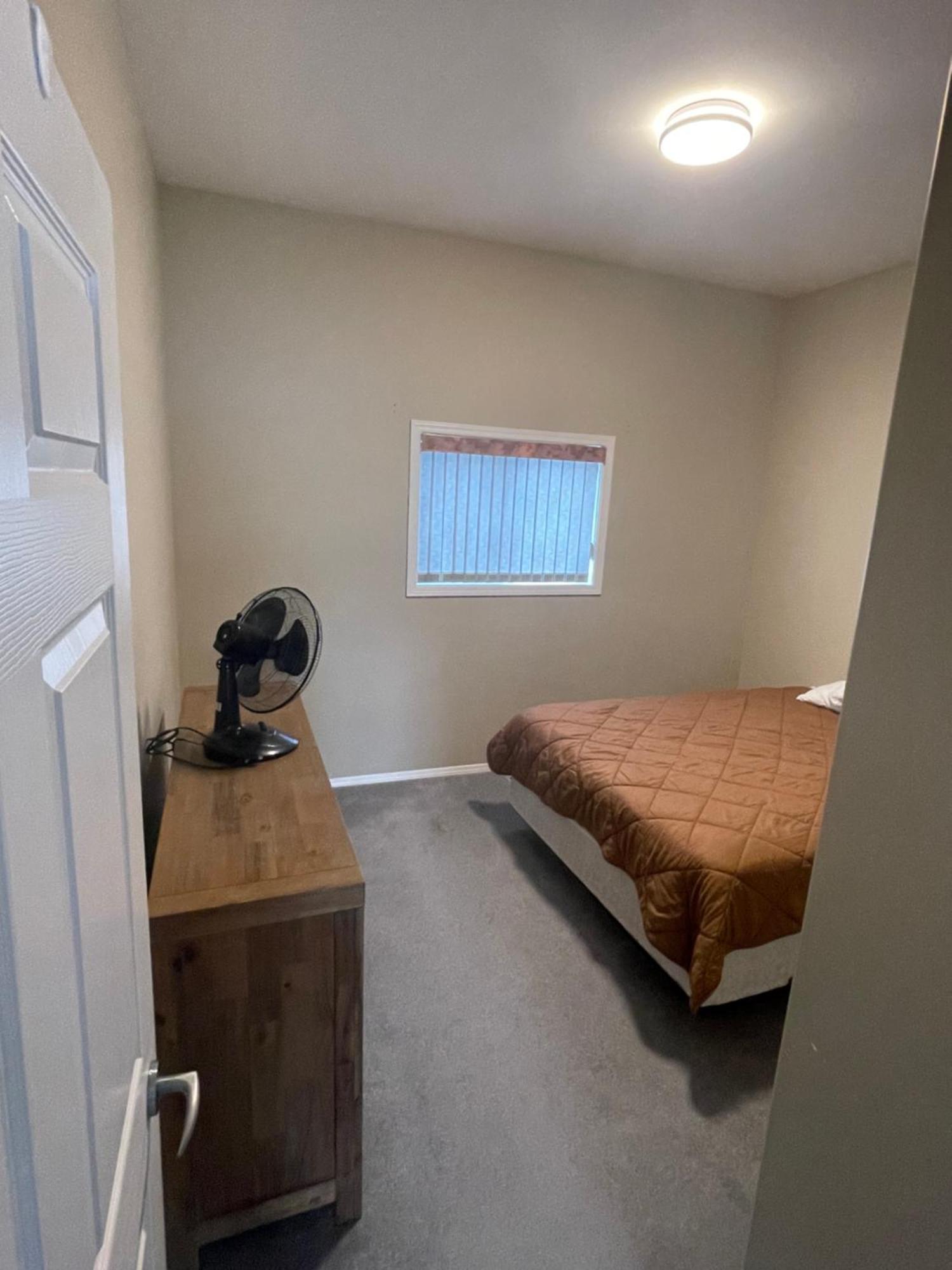 Apple Tree Inn Пентиктон Экстерьер фото