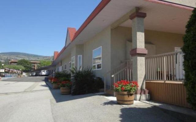 Apple Tree Inn Пентиктон Экстерьер фото