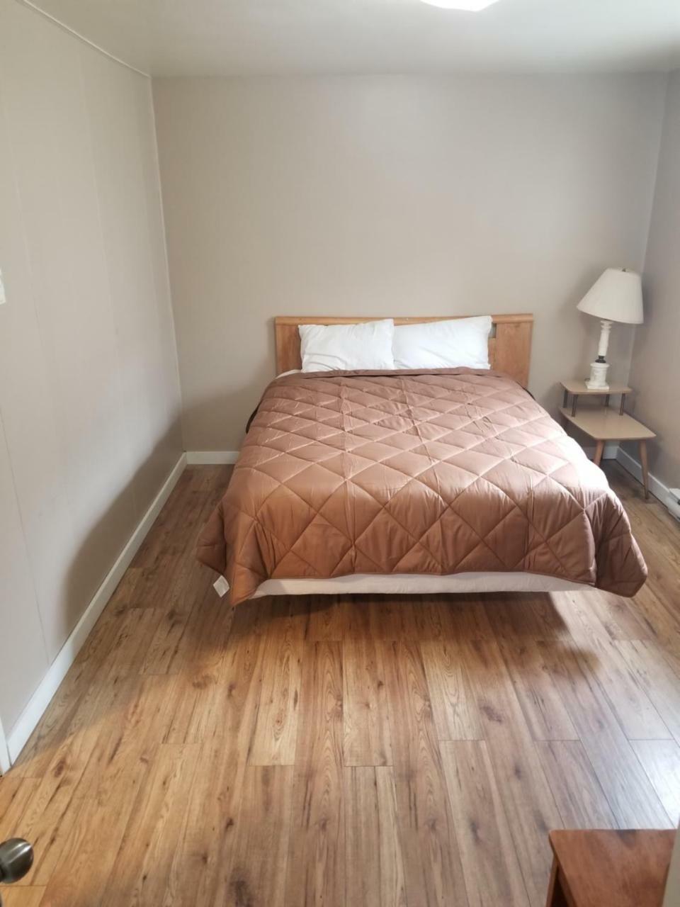 Apple Tree Inn Пентиктон Экстерьер фото
